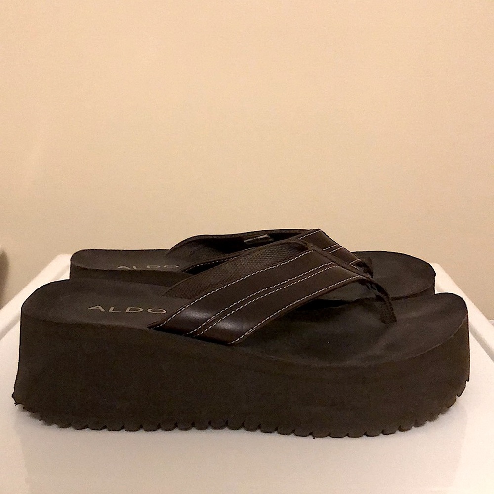 🤎 Vintage ALDO Chocolate Brown Platform Flip Flop Sandals